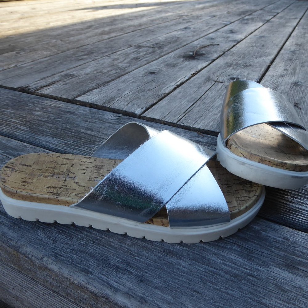 Women's Criss-cross Silver Sandal, Size 9